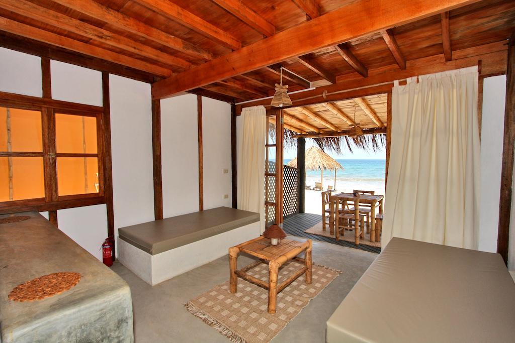 Hoja De Palma Bungalows Canoas de Punta Sal Exterior photo
