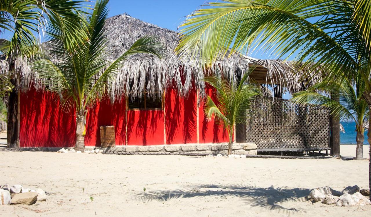 Hoja De Palma Bungalows Canoas de Punta Sal Exterior photo